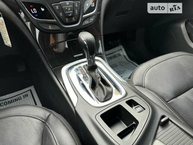 Белый Бьюик Регал, объемом двигателя 2 л и пробегом 66 тыс. км за 2000 $, фото 22 на Automoto.ua