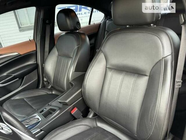 Белый Бьюик Регал, объемом двигателя 2 л и пробегом 66 тыс. км за 2000 $, фото 17 на Automoto.ua