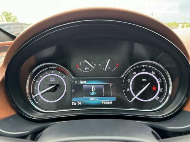 Белый Бьюик Регал, объемом двигателя 2 л и пробегом 66 тыс. км за 2000 $, фото 19 на Automoto.ua