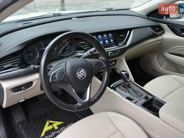 Белый Бьюик Регал, объемом двигателя 2 л и пробегом 142 тыс. км за 16999 $, фото 16 на Automoto.ua