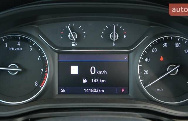 Белый Бьюик Регал, объемом двигателя 2 л и пробегом 142 тыс. км за 16999 $, фото 19 на Automoto.ua