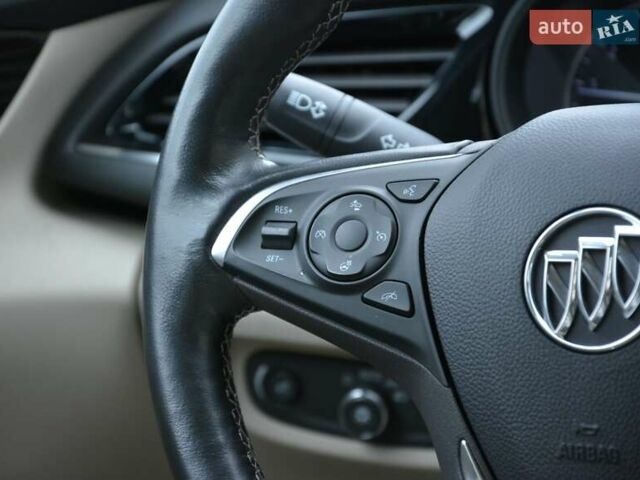 Белый Бьюик Регал, объемом двигателя 2 л и пробегом 142 тыс. км за 16999 $, фото 23 на Automoto.ua