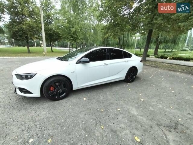 Белый Бьюик Регал, объемом двигателя 2 л и пробегом 181 тыс. км за 14000 $, фото 7 на Automoto.ua