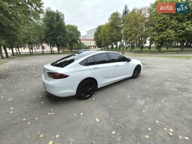 Белый Бьюик Регал, объемом двигателя 2 л и пробегом 181 тыс. км за 14000 $, фото 3 на Automoto.ua