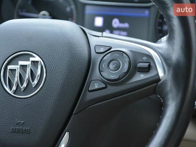 Белый Бьюик Регал, объемом двигателя 2 л и пробегом 142 тыс. км за 16999 $, фото 24 на Automoto.ua