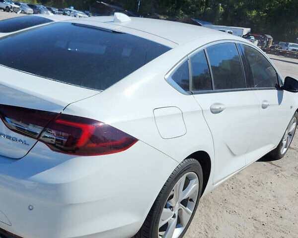 Білий Бьюік Regal, об'ємом двигуна 2 л та пробігом 139 тис. км за 7500 $, фото 1 на Automoto.ua