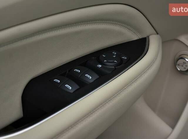 Белый Бьюик Регал, объемом двигателя 2 л и пробегом 142 тыс. км за 15999 $, фото 19 на Automoto.ua