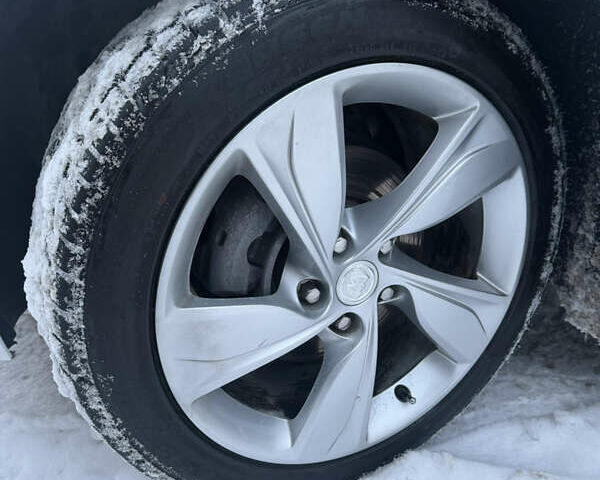 Белый Бьюик Регал, объемом двигателя 2 л и пробегом 142 тыс. км за 13777 $, фото 24 на Automoto.ua