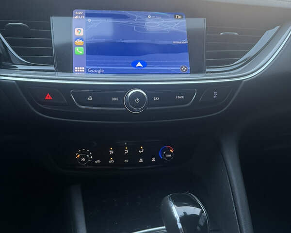 Белый Бьюик Регал, объемом двигателя 2 л и пробегом 142 тыс. км за 13777 $, фото 27 на Automoto.ua