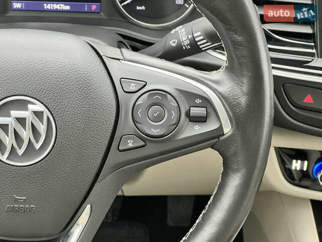 Белый Бьюик Регал, объемом двигателя 2 л и пробегом 142 тыс. км за 16500 $, фото 37 на Automoto.ua