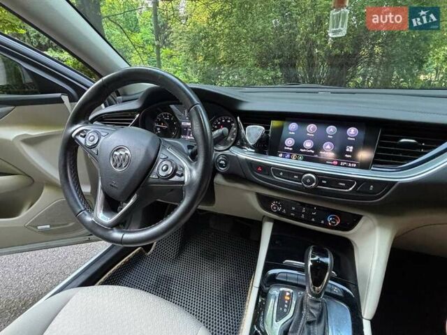 Белый Бьюик Регал, объемом двигателя 2 л и пробегом 145 тыс. км за 14400 $, фото 4 на Automoto.ua