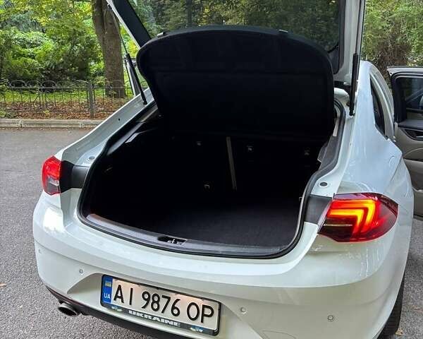 Белый Бьюик Регал, объемом двигателя 2 л и пробегом 145 тыс. км за 14400 $, фото 16 на Automoto.ua