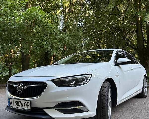 Белый Бьюик Регал, объемом двигателя 2 л и пробегом 145 тыс. км за 14400 $, фото 10 на Automoto.ua