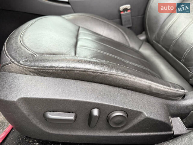 Черный Бьюик Регал, объемом двигателя 2 л и пробегом 160 тыс. км за 7500 $, фото 19 на Automoto.ua