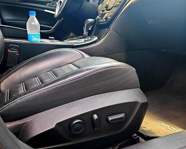 Чорний Бьюік Regal, об'ємом двигуна 2 л та пробігом 214 тис. км за 9999 $, фото 11 на Automoto.ua