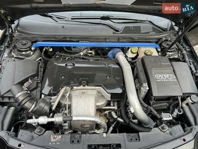 Черный Бьюик Регал, объемом двигателя 2 л и пробегом 160 тыс. км за 7999 $, фото 2 на Automoto.ua