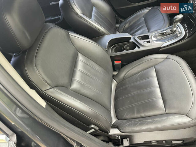 Черный Бьюик Регал, объемом двигателя 2 л и пробегом 180 тыс. км за 9400 $, фото 77 на Automoto.ua