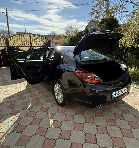 Черный Бьюик Регал, объемом двигателя 2 л и пробегом 123 тыс. км за 11999 $, фото 3 на Automoto.ua