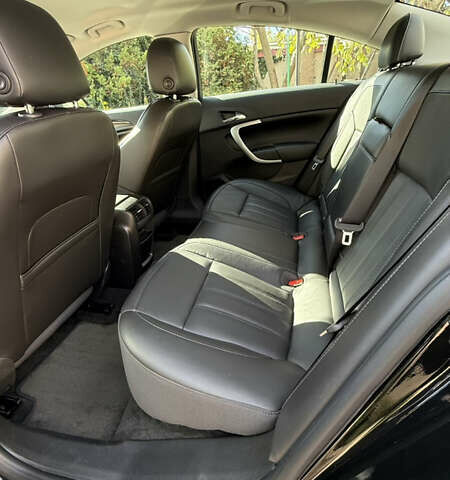 Черный Бьюик Регал, объемом двигателя 2 л и пробегом 123 тыс. км за 11999 $, фото 7 на Automoto.ua