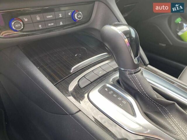 Красный Бьюик Регал, объемом двигателя 2 л и пробегом 63 тыс. км за 17500 $, фото 18 на Automoto.ua