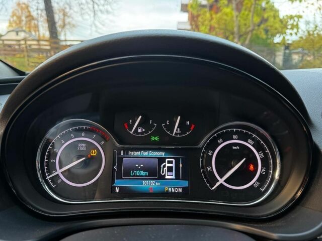 Красный Бьюик Регал, объемом двигателя 2 л и пробегом 102 тыс. км за 10490 $, фото 14 на Automoto.ua