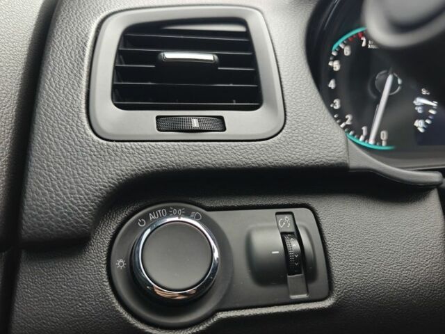 Червоний Бьюік Regal, об'ємом двигуна 2 л та пробігом 75 тис. км за 14800 $, фото 14 на Automoto.ua