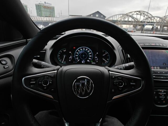 Червоний Бьюік Regal, об'ємом двигуна 2 л та пробігом 75 тис. км за 14800 $, фото 9 на Automoto.ua