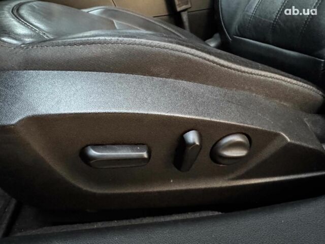 Красный Бьюик Регал, объемом двигателя 2 л и пробегом 102 тыс. км за 10490 $, фото 12 на Automoto.ua