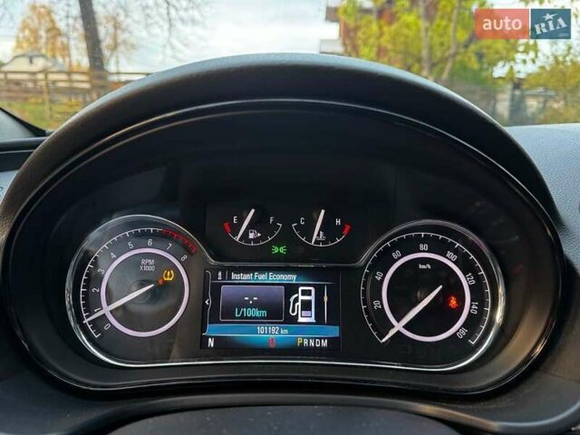 Червоний Бьюік Regal, об'ємом двигуна 2 л та пробігом 102 тис. км за 10490 $, фото 14 на Automoto.ua