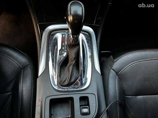 Красный Бьюик Регал, объемом двигателя 2 л и пробегом 102 тыс. км за 10490 $, фото 20 на Automoto.ua