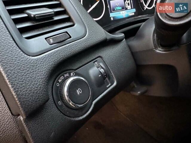 Червоний Бьюік Regal, об'ємом двигуна 2 л та пробігом 102 тис. км за 10490 $, фото 13 на Automoto.ua