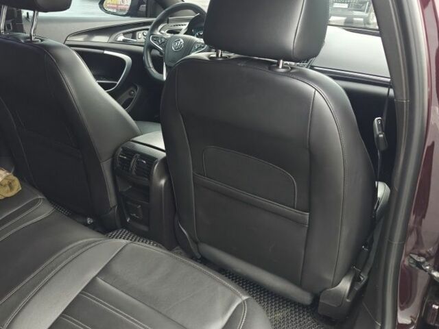 Червоний Бьюік Regal, об'ємом двигуна 2 л та пробігом 75 тис. км за 14800 $, фото 12 на Automoto.ua