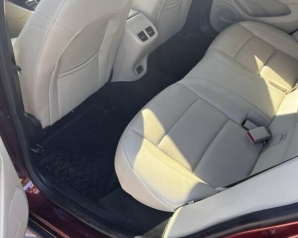 Красный Бьюик Регал, объемом двигателя 2 л и пробегом 67 тыс. км за 17500 $, фото 24 на Automoto.ua