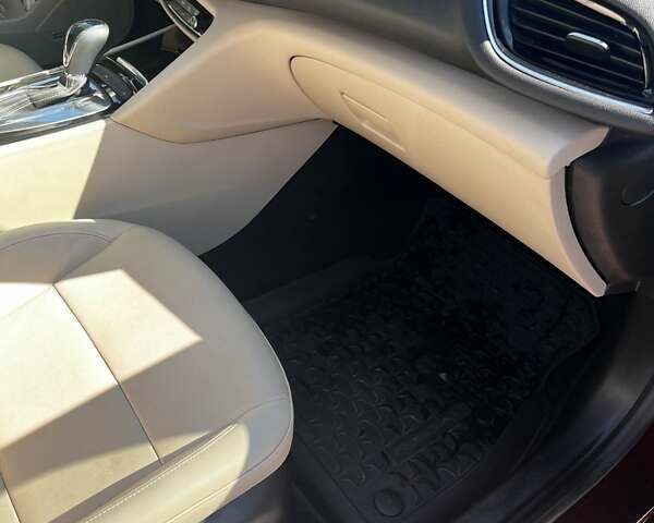 Красный Бьюик Регал, объемом двигателя 2 л и пробегом 67 тыс. км за 17500 $, фото 17 на Automoto.ua