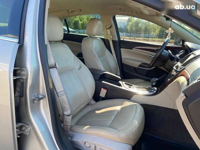 Бьюік Regal, об'ємом двигуна 2 л та пробігом 157 тис. км за 9390 $, фото 15 на Automoto.ua