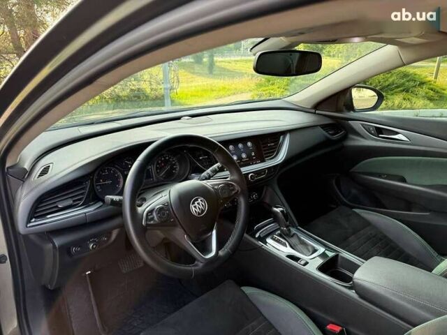 Бьюік Regal, об'ємом двигуна 2 л та пробігом 137 тис. км за 14900 $, фото 19 на Automoto.ua