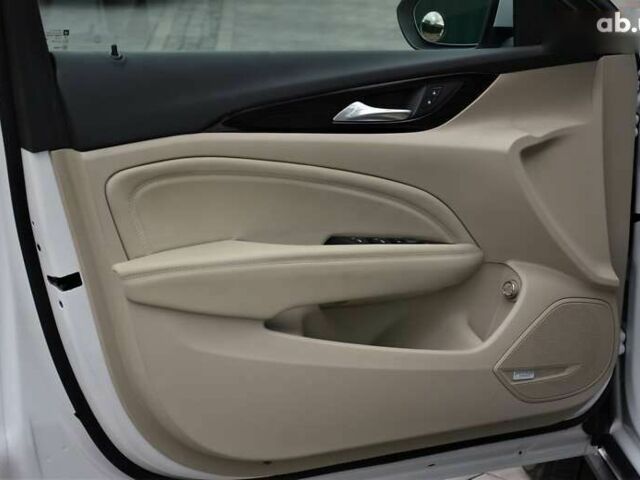 Бьюик Регал, объемом двигателя 2 л и пробегом 142 тыс. км за 15999 $, фото 18 на Automoto.ua