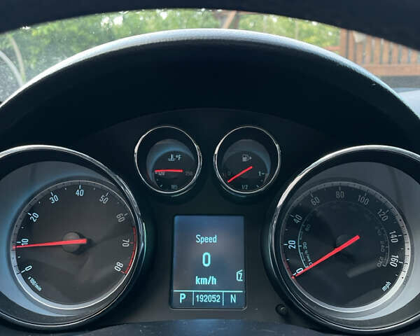 Серый Бьюик Регал, объемом двигателя 2 л и пробегом 192 тыс. км за 7999 $, фото 19 на Automoto.ua