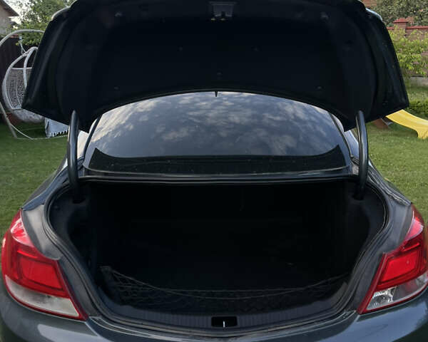 Серый Бьюик Регал, объемом двигателя 2 л и пробегом 192 тыс. км за 7999 $, фото 1 на Automoto.ua