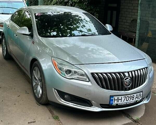 Серый Бьюик Регал, объемом двигателя 2 л и пробегом 177 тыс. км за 15000 $, фото 2 на Automoto.ua