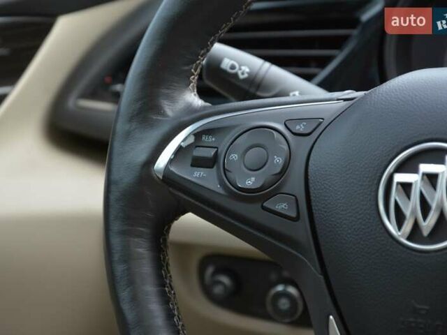 Серый Бьюик Регал, объемом двигателя 2 л и пробегом 146 тыс. км за 17499 $, фото 44 на Automoto.ua