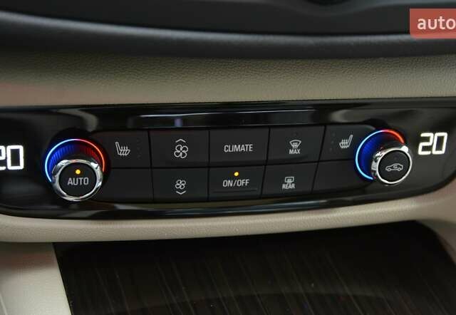 Серый Бьюик Регал, объемом двигателя 2 л и пробегом 146 тыс. км за 17499 $, фото 33 на Automoto.ua