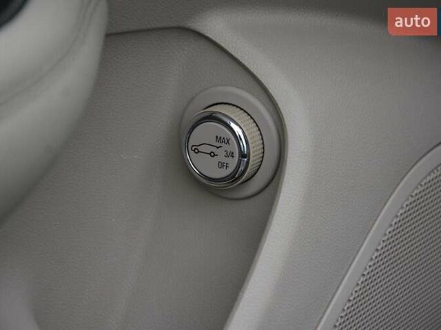 Серый Бьюик Регал, объемом двигателя 2 л и пробегом 146 тыс. км за 17499 $, фото 18 на Automoto.ua