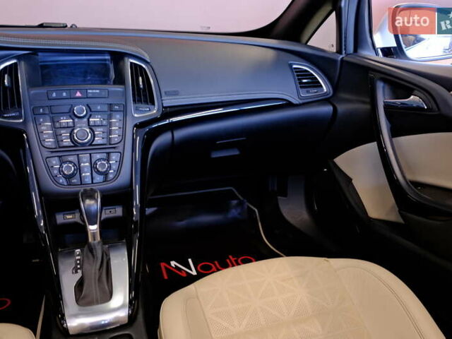 Белый Бьюик Cascada, объемом двигателя 1.6 л и пробегом 27 тыс. км за 13500 $, фото 48 на Automoto.ua