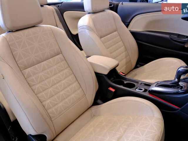 Белый Бьюик Cascada, объемом двигателя 1.6 л и пробегом 27 тыс. км за 13500 $, фото 45 на Automoto.ua