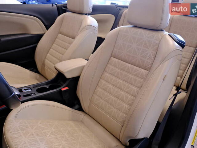 Белый Бьюик Cascada, объемом двигателя 1.6 л и пробегом 27 тыс. км за 13500 $, фото 37 на Automoto.ua