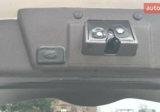 Бежевый Бьюик Enclave USA, объемом двигателя 3.6 л и пробегом 245 тыс. км за 10900 $, фото 15 на Automoto.ua