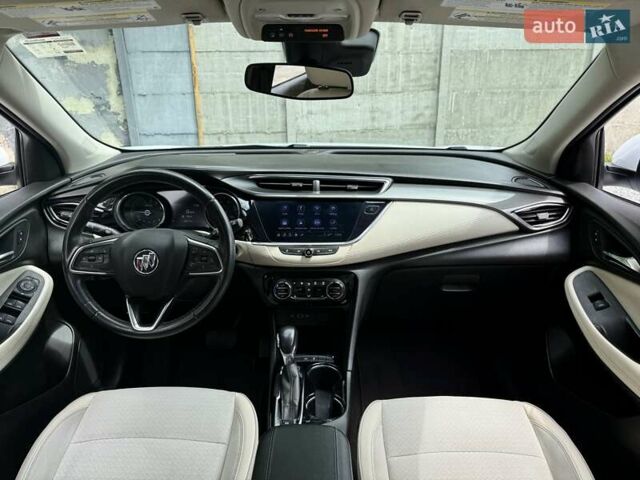 Білий Бьюік Encore GX, об'ємом двигуна 1.3 л та пробігом 143 тис. км за 14400 $, фото 14 на Automoto.ua