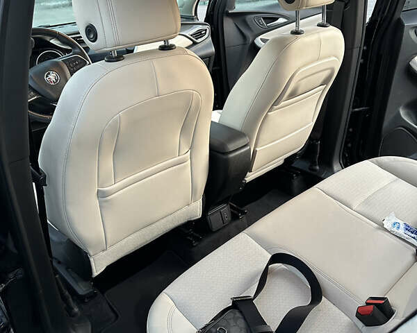 Чорний Бьюік Encore GX, об'ємом двигуна 1.19 л та пробігом 16 тис. км за 17000 $, фото 1 на Automoto.ua