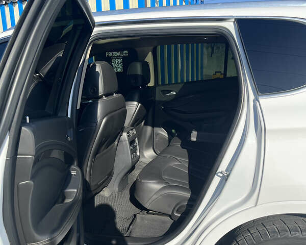 Белый Бьюик Envision, объемом двигателя 2 л и пробегом 127 тыс. км за 13999 $, фото 10 на Automoto.ua